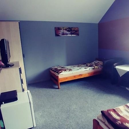 Hostel Osrodek Sportowo Wypoczynkowy Pustynia Dębica Exterior foto