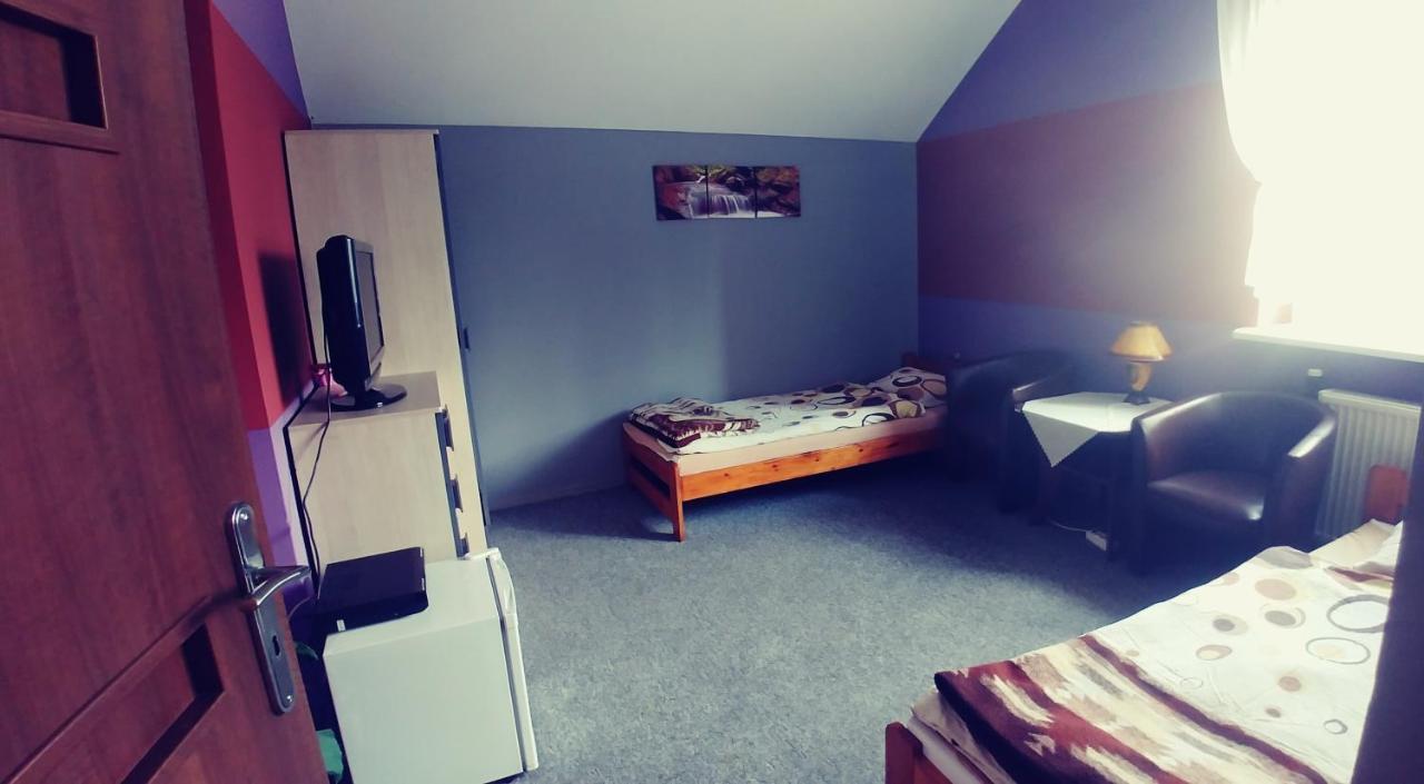 Hostel Osrodek Sportowo Wypoczynkowy Pustynia Dębica Exterior foto